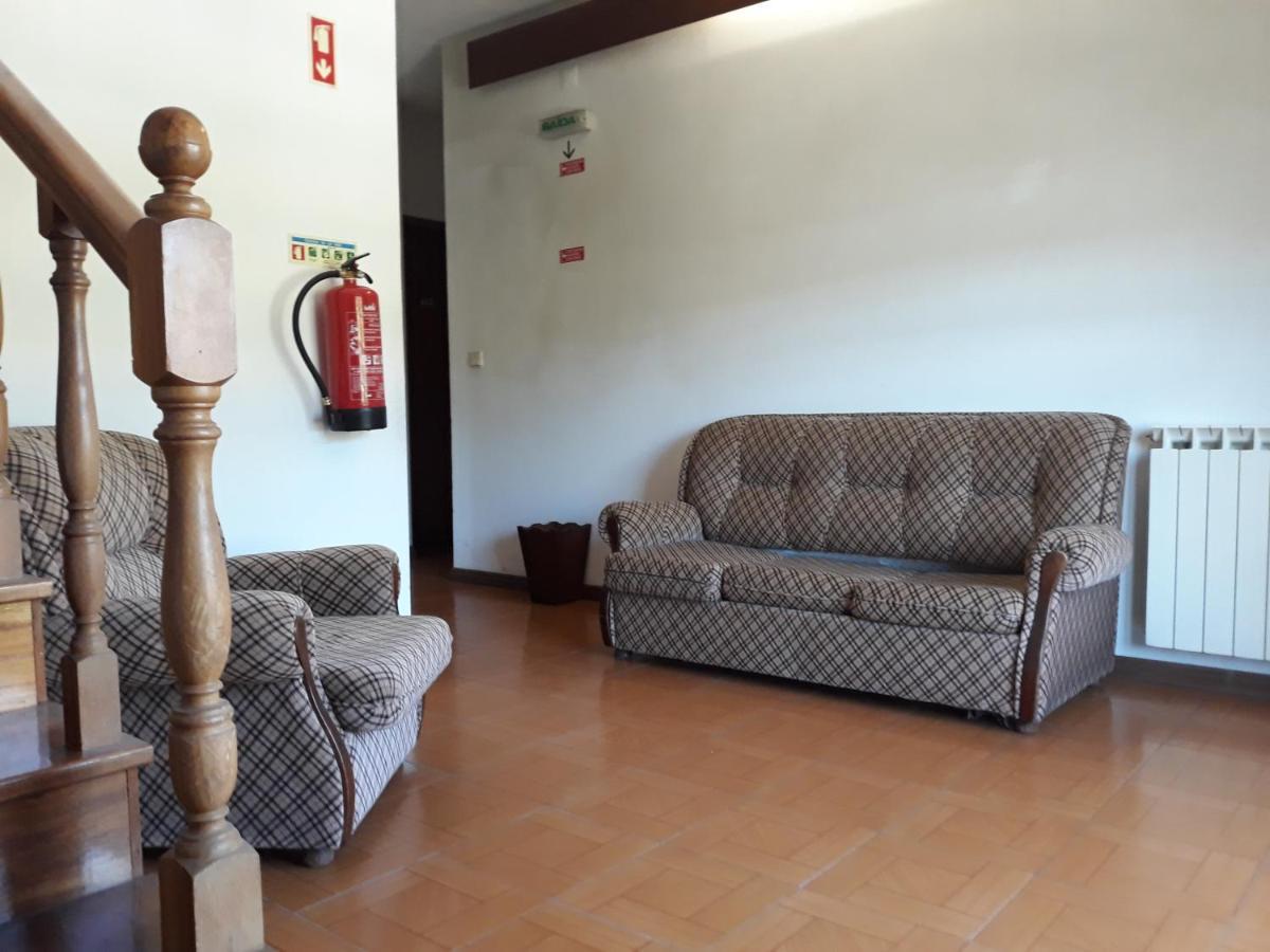 Pensao Repouso Do Peregrino Hotel Паредес де Коура Екстериор снимка
